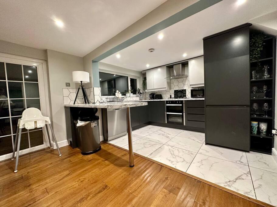 Stunning 5 Bed House In Chapel Allerton, Sleeps 9 Leeds (West Yorkshire) Exterior foto